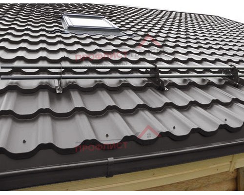 Металлочерепица квинта плюс c 3D резом 0,5 GreenCoat Pural Matt RR 32 темно-коричневый (RAL 8019 серо-коричневый).