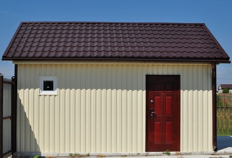 Облицовка техпомещения профнастилом МП10