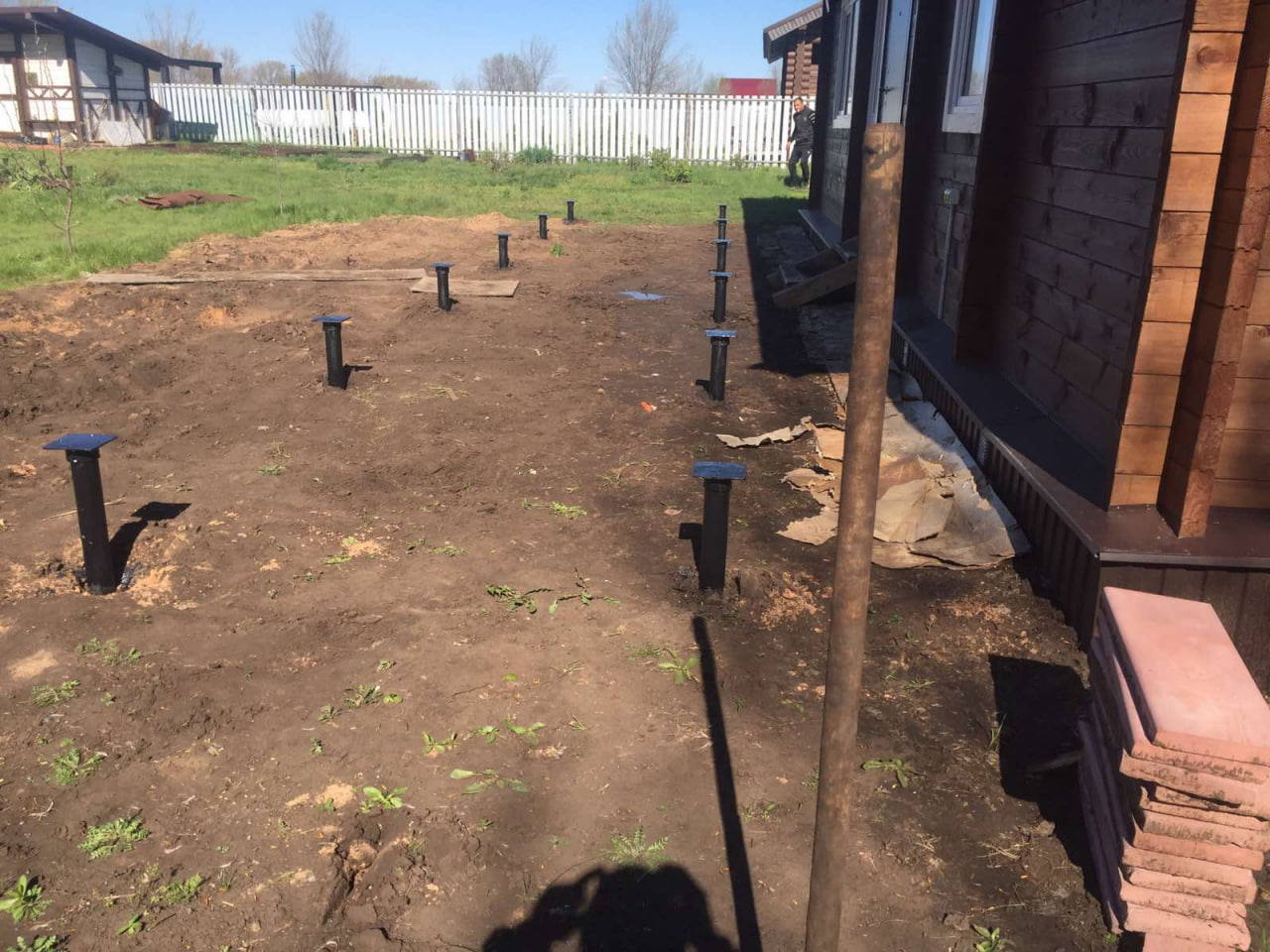 Свайное основание под ограждение