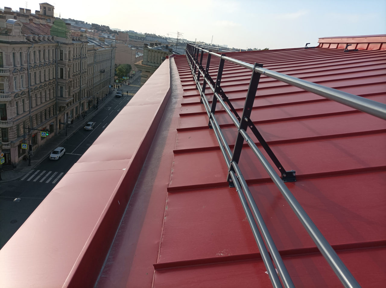 Установка систем безопасности на плоской кровле
