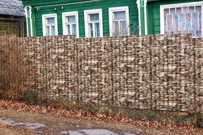 Сплошное ограждение из профлиста